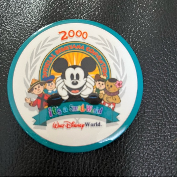 Walt Disney world parks pin button 2000 official disneyana convention - Picture 3 of 3